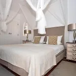 Casa Tulipa Sleeps 4 With Pool Garden & A C * Albufeira