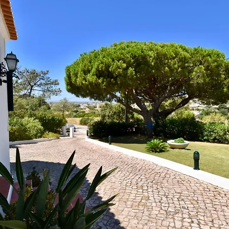 Casa Tulipa Sleeps 4 With Pool Garden & A C Villa Albufeira