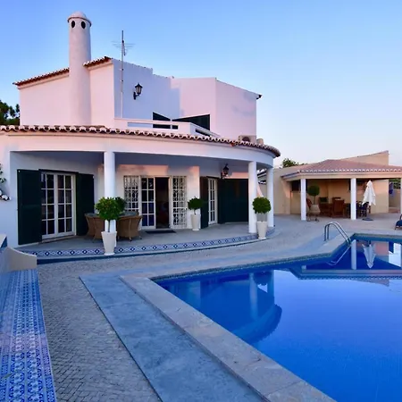 Casa Tulipa Sleeps 4 With Pool Garden & A C Albufeira