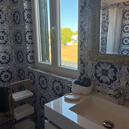 Casa Tulipa Sleeps 4 With Pool Garden & A C *