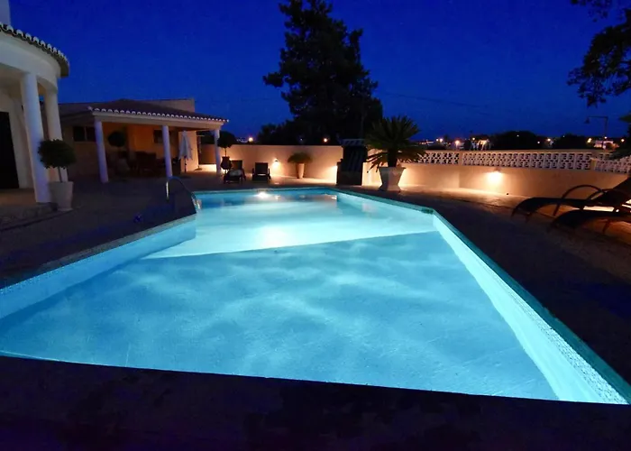 Casa Tulipa Sleeps 4 With Pool Garden & A C * Albufeira