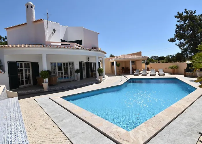 Casa Tulipa Sleeps 4 With Pool Garden & A C Albufeira