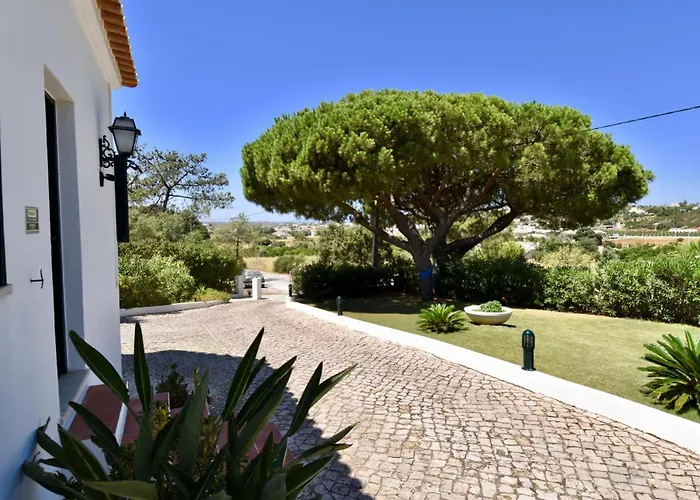 Villa Casa Tulipa Sleeps 4 With Pool Garden & A C Albufeira