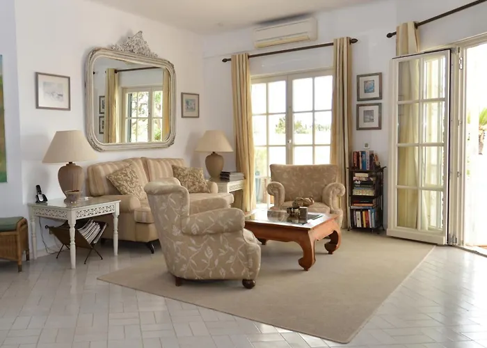 Casa Tulipa Sleeps 4 With Pool Garden & A C * Albufeira