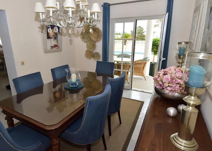 Casa Tulipa Sleeps 4 With Pool Garden & A C * Albufeira