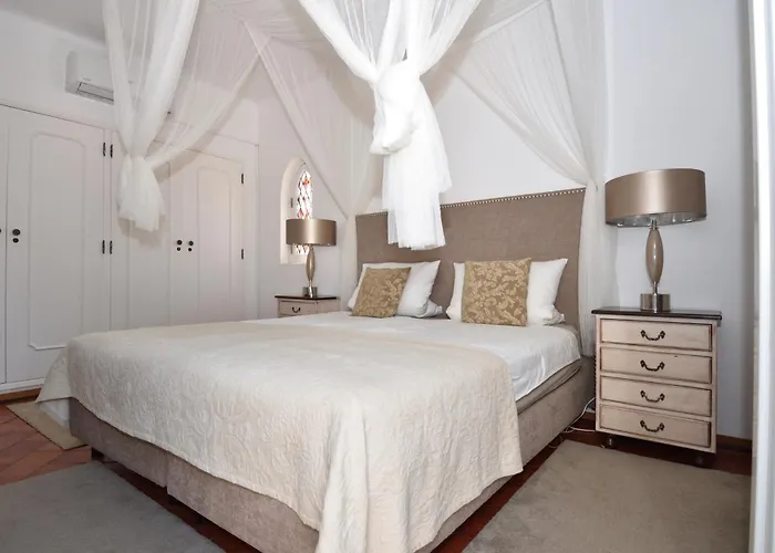 Casa Tulipa Sleeps 4 With Pool Garden & A C * Albufeira