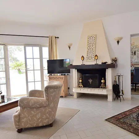 빌라 Villacasatulipa-sleeps4-garden-pool-bbq-ac 알부페이라